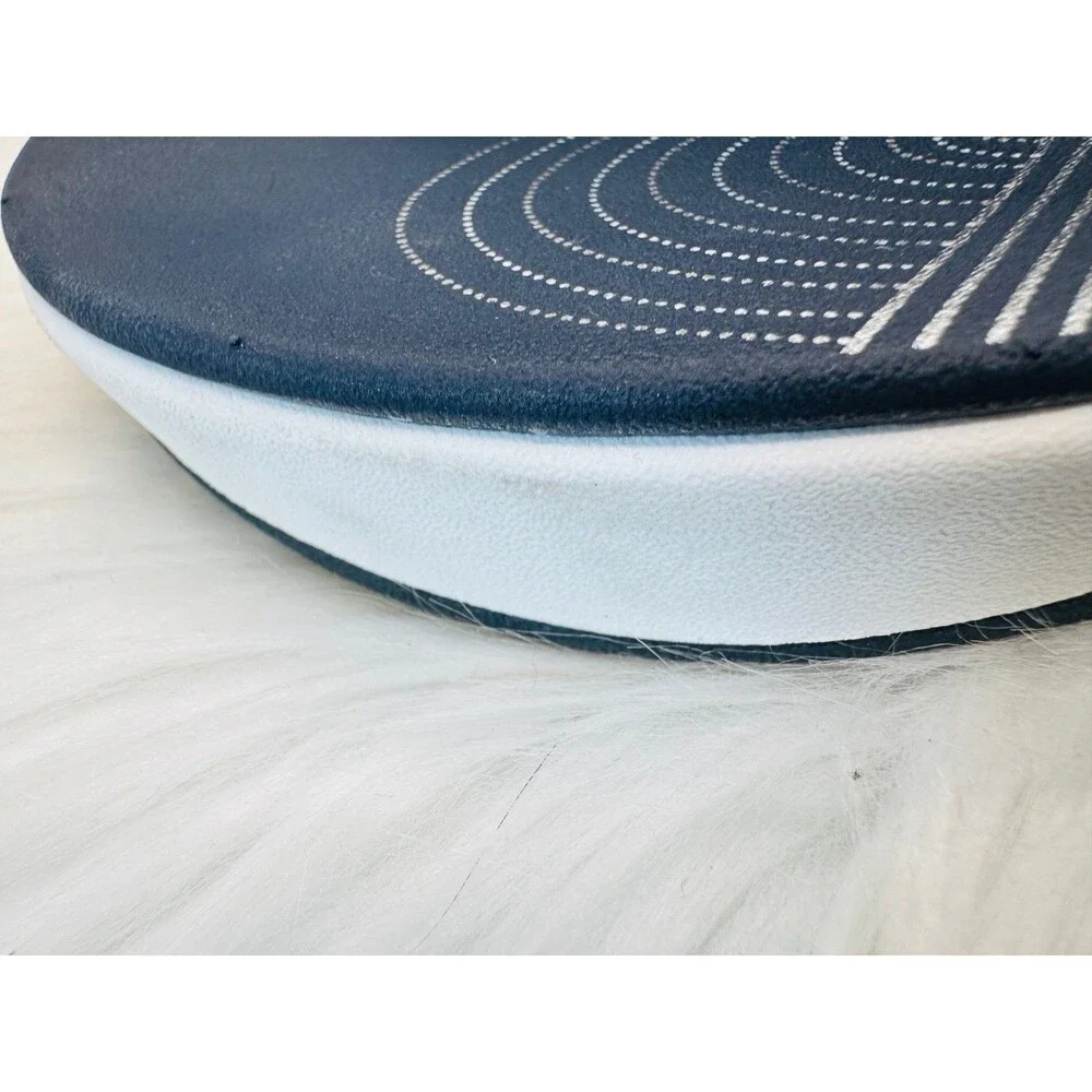 Clarks Arla Glison size 7 Flip Flop Sandals Navy Blue Comfort Sandals worn once